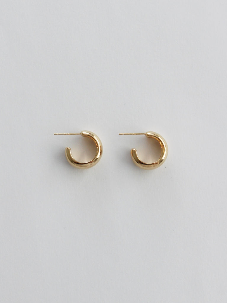 Venus earrings in gold