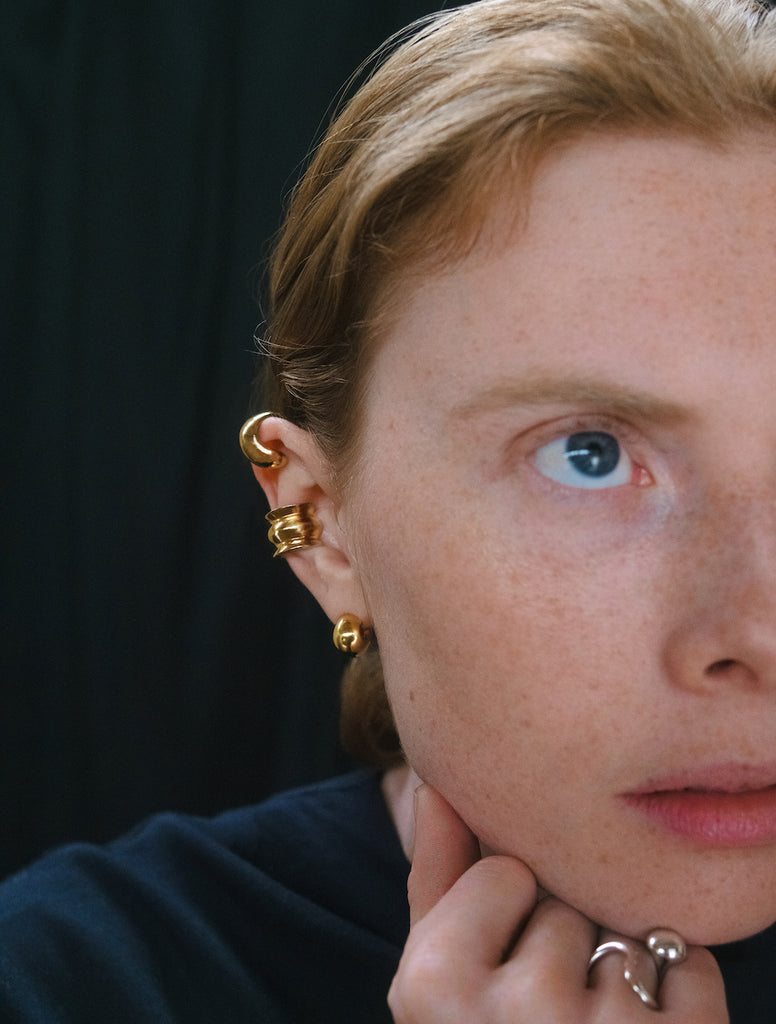 Satellite earrings in gold