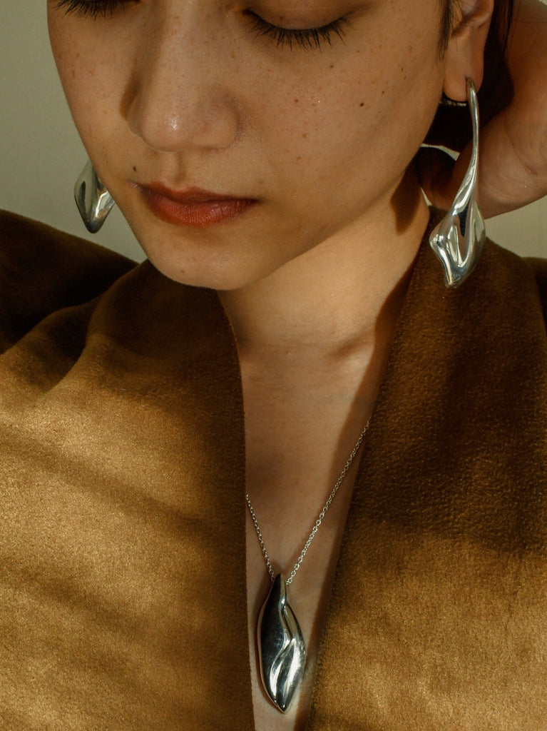 Tsuta earrings gold