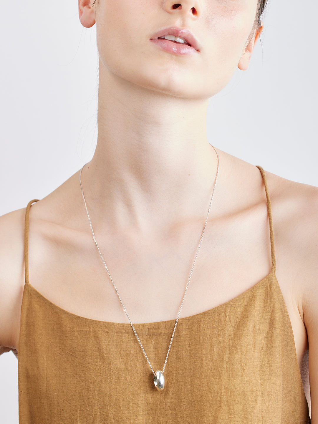 Barbara necklace｜光と景色を映すバーバラネックレス – CALLMOON