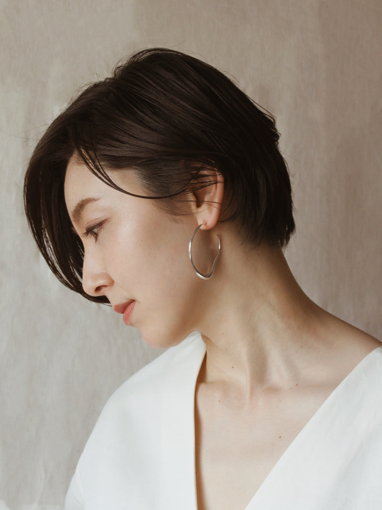 ミニマルデザイン Wave earrings ピアス- CALL MOON