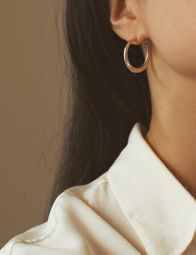 ミニマルなデザインのシルバーピアス　Minimal earrings