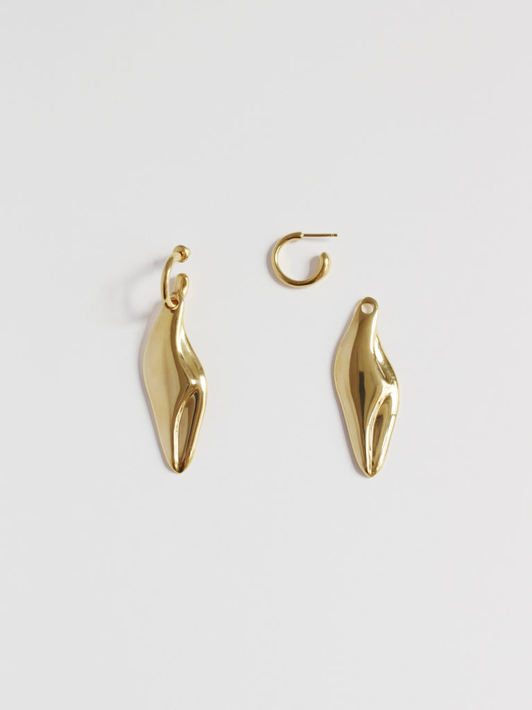 Lily earrings gold