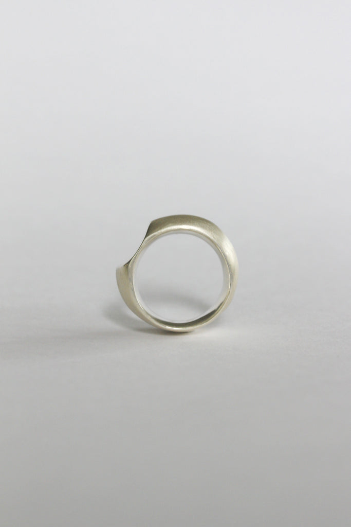 Imperfect ring MAT in silver