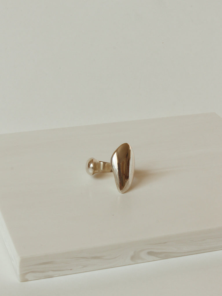 彫刻的フォルム リング - CALL MOON Sculptural ring